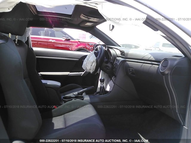 JTKJF5C76D3057826 - 2013 TOYOTA SCION TC 银色 照片 5