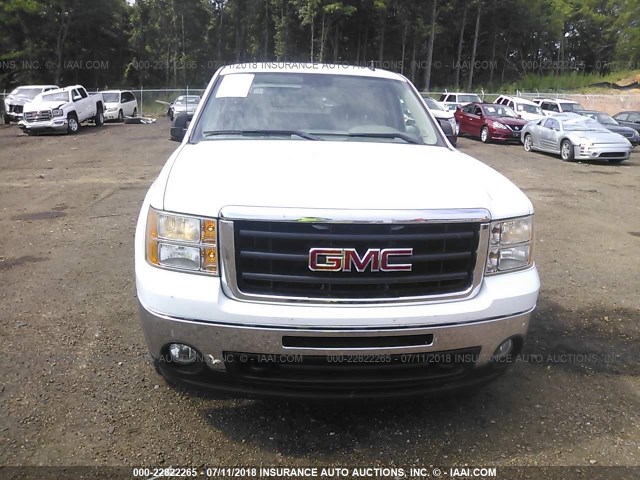 1GTR1VE03BZ404029 - 2011 GMC SIERRA C1500 SLE WHITE photo 6