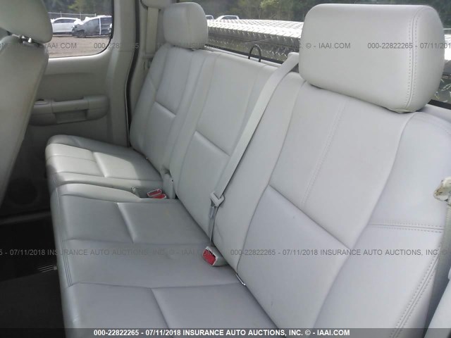 1GTR1VE03BZ404029 - 2011 GMC SIERRA C1500 SLE WHITE photo 8