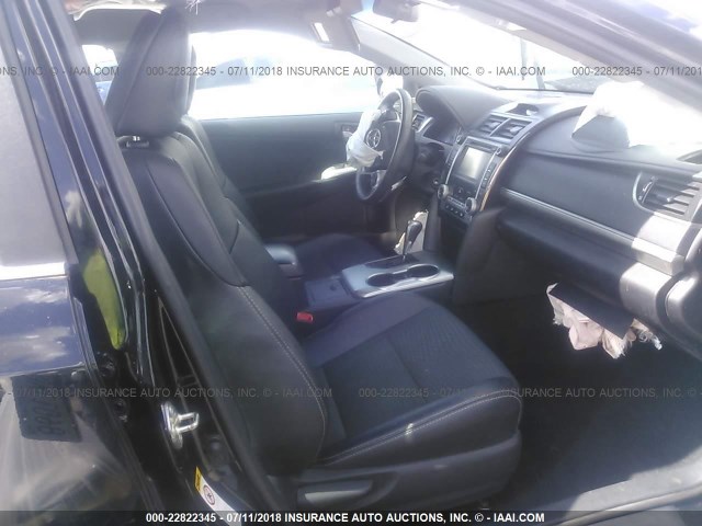 4T1BF1FK3EU321774 - 2014 TOYOTA CAMRY L/SE/LE/XLE 黑色 照片 5