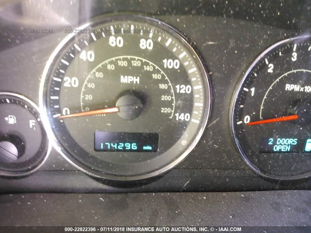 1J8HG48N56C161997 - 2006 JEEP COMMANDER BLACK photo 7