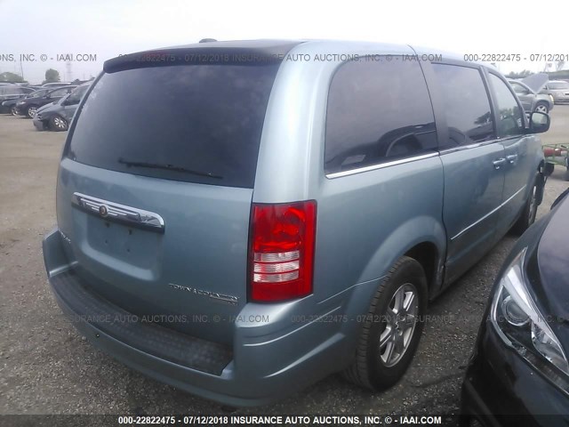 2A4RR2D19AR330216 - 2010 CHRYSLER TOWN & COUNTRY LX SILVER photo 4