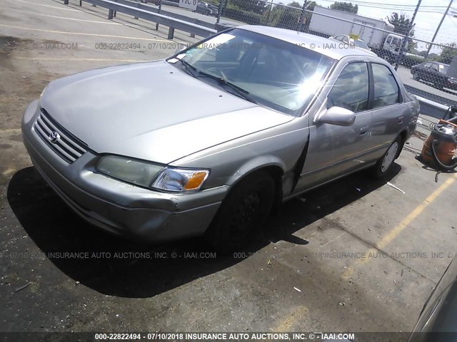 JT2BG22K6W0160979 - 1998 TOYOTA CAMRY CE/LE/XLE 灰色 照片 2