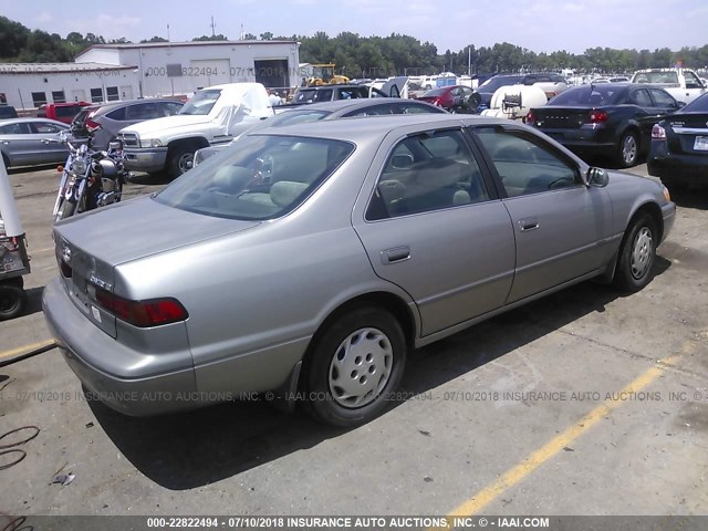 JT2BG22K6W0160979 - 1998 TOYOTA CAMRY CE/LE/XLE 灰色 照片 4