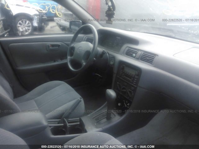 4T1BG22KX1U830702 - 2001 TOYOTA CAMRY CE/LE/XLE 绿色 照片 5