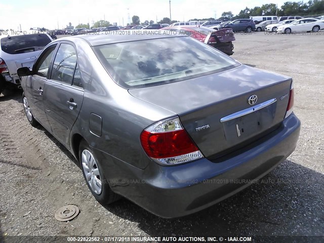 4T1BE32KX5U632753 - 2005 TOYOTA CAMRY LE/XLE/SE 银色 照片 3