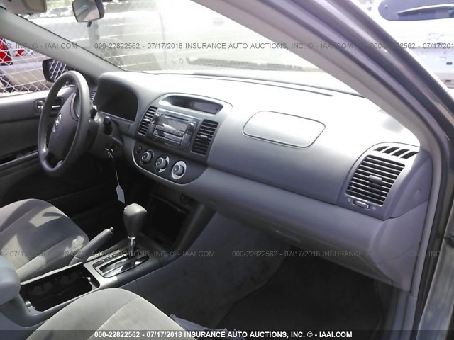 4T1BE32KX5U632753 - 2005 TOYOTA CAMRY LE/XLE/SE 银色 照片 5