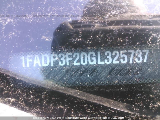 1FADP3F20GL325737 - 2016 FORD FOCUS SE SILVER photo 9