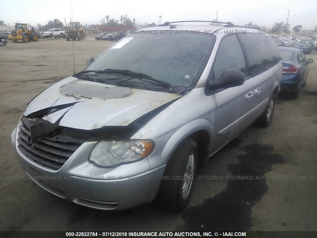 2C8GP54L65R562945 - 2005 CHRYSLER TOWN & COUNTRY TOURING SILVER photo 2