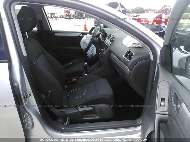 WVWDB7AJ2BW258628 - 2011 VOLKSWAGEN GOLF 银色 照片 5