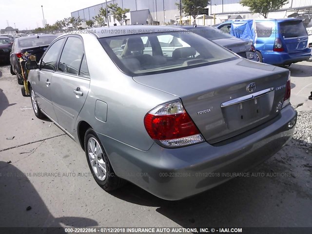 4T1BF30K15U614898 - 2005 TOYOTA CAMRY LE/XLE/SE 青色 照片 3
