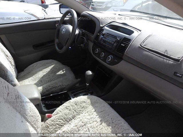 4T1BF30K15U614898 - 2005 TOYOTA CAMRY LE/XLE/SE 青色 照片 5