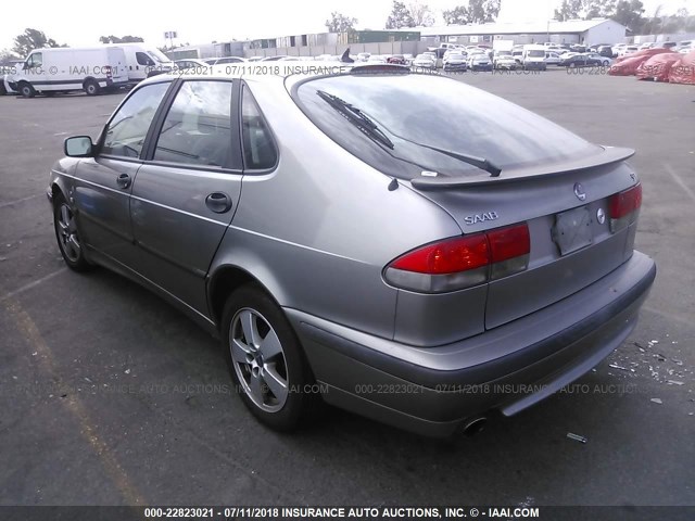 YS3DF58K222006501 - 2002 SAAB 9-3 SE SILVER photo 3