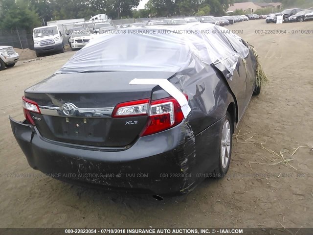 4T1BF1FK1EU831007 - 2014 TOYOTA CAMRY L/SE/LE/XLE 灰色 照片 4