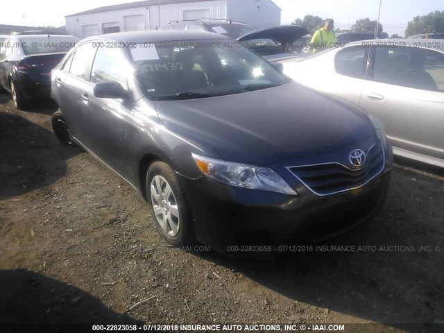 4T1BF3EK3BU671432 - 2011 TOYOTA CAMRY SE/LE/XLE 灰色 照片 1