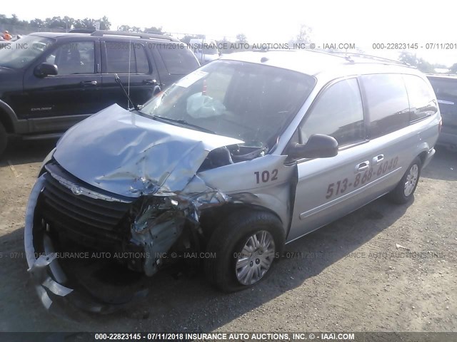 2C4GP44R85R593646 - 2005 CHRYSLER TOWN & COUNTRY LX SILVER photo 2