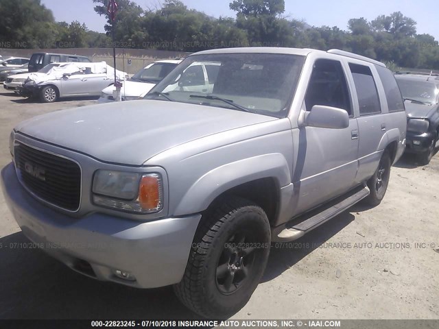 1GKEK13R3XR908176 - 1999 GMC DENALI GRAY photo 2