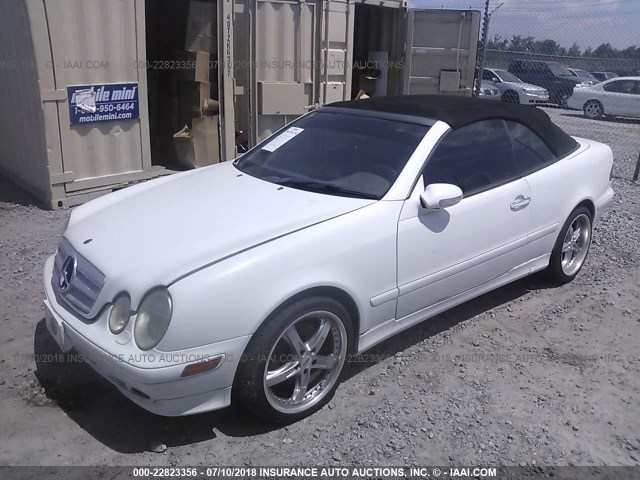 WDBLK65G9YT041560 - 2000 MERCEDES-BENZ CLK 320 WHITE photo 2