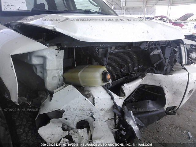 1N6BA07C39N303583 - 2009 NISSAN TITAN XE/SE/LE/PRO-4X WHITE photo 6