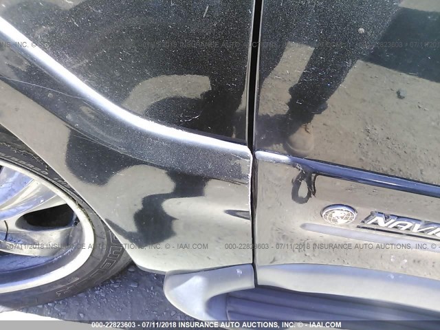 5LMPU28LXWLJ27979 - 1998 LINCOLN NAVIGATOR BLACK photo 6