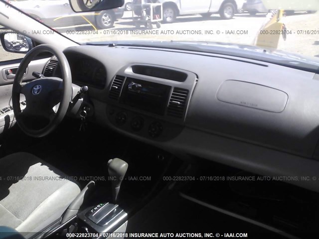 JTDBE32K230180614 - 2003 TOYOTA CAMRY LE/XLE Light Blue photo 5