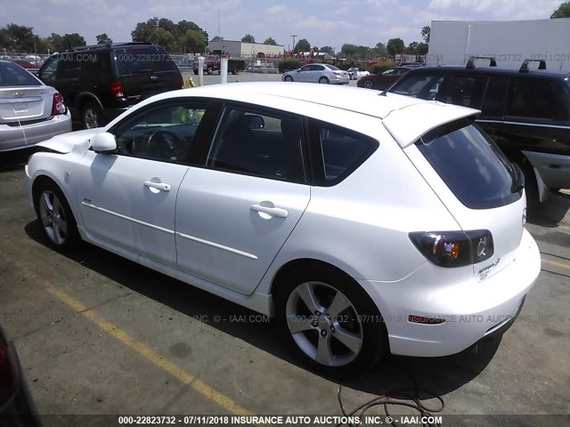 JM1BK143651261115 - 2005 MAZDA 3 HATCHBACK WHITE photo 3