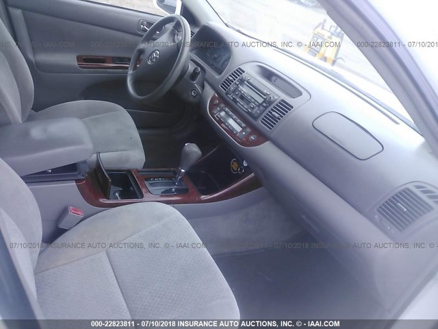 4T1BE30K03U236444 - 2003 TOYOTA CAMRY LE/XLE/SE 白色 照片 5