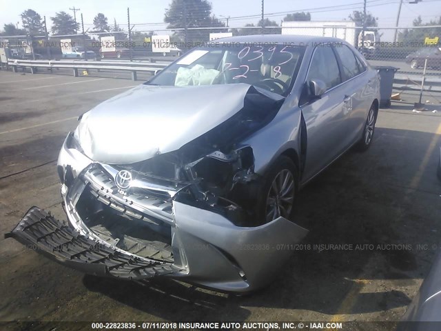 4T1BF1FK4FU950395 - 2015 TOYOTA CAMRY LE/XLE/SE/XSE SILVER photo 2