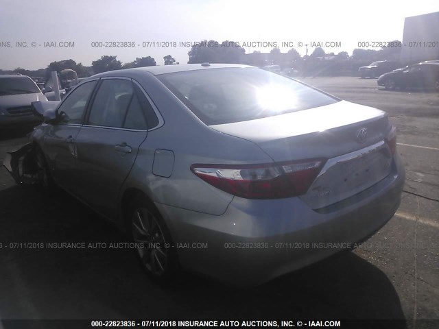 4T1BF1FK4FU950395 - 2015 TOYOTA CAMRY LE/XLE/SE/XSE SILVER photo 3