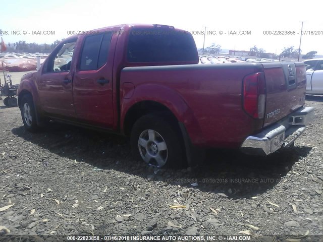 1N6AD07W55C458137 - 2005 NISSAN FRONTIER CREW CAB LE/SE/OFF ROAD RED photo 3