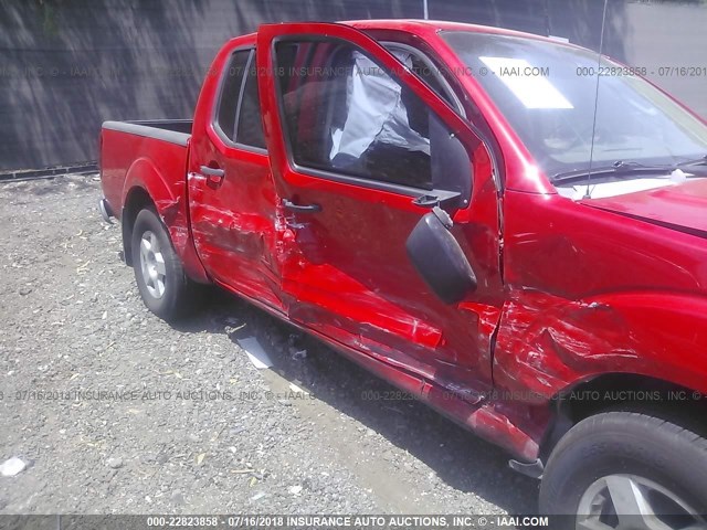 1N6AD07W55C458137 - 2005 NISSAN FRONTIER CREW CAB LE/SE/OFF ROAD RED photo 6