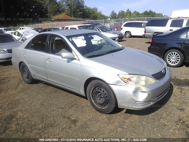4T1BE32K52U083460 - 2002 TOYOTA CAMRY LE/XLE/SE SILVER photo 1