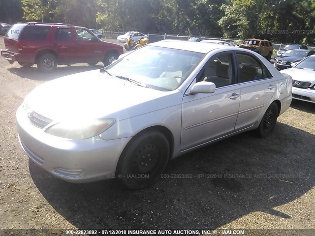 4T1BE32K52U083460 - 2002 TOYOTA CAMRY LE/XLE/SE 银色 照片 2