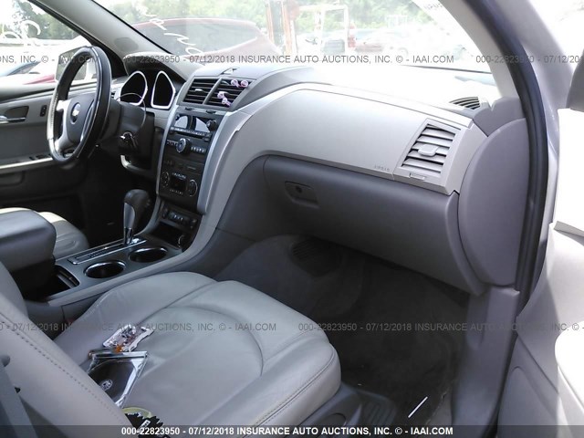 1GNLVGED9AS155615 - 2010 CHEVROLET TRAVERSE LT SILVER photo 5