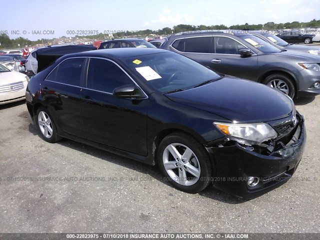 4T1BF1FK0CU031473 - 2012 TOYOTA CAMRY SE/LE/XLE შავი ფოტო 1