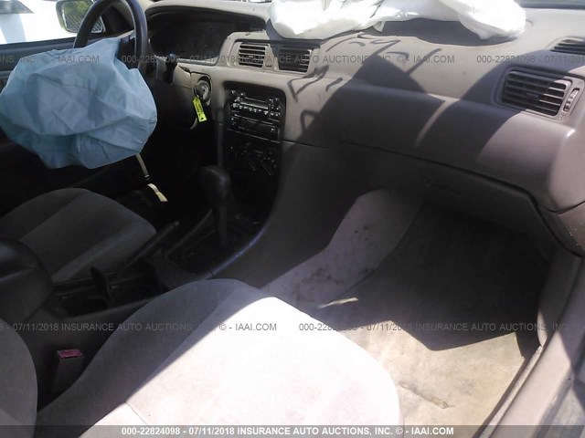4T1BG28K9WU844539 - 1998 TOYOTA CAMRY CE/LE/XLE ოქროსფერი ფოტო 5