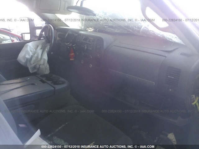 1GTEK19J68Z170341 - 2008 GMC SIERRA K1500 WHITE photo 5