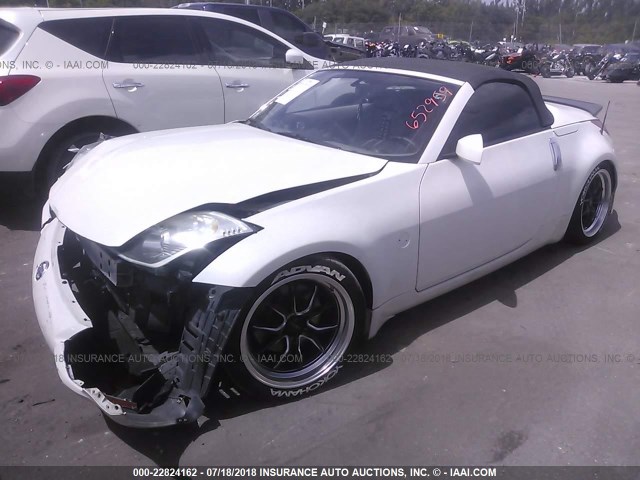 JN1BZ36A97M652959 - 2007 NISSAN 350Z ROADSTER WHITE photo 2