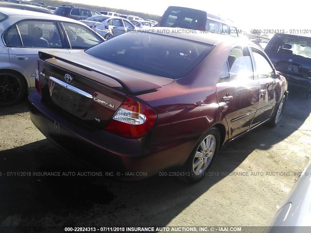 JTDBF32K530105919 - 2003 TOYOTA CAMRY LE/XLE RED photo 4