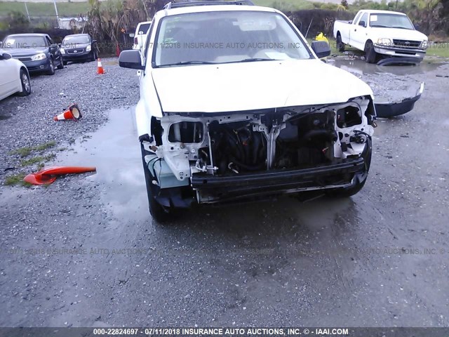 4F2CZ02Z88KM15131 - 2008 MAZDA TRIBUTE I WHITE photo 6