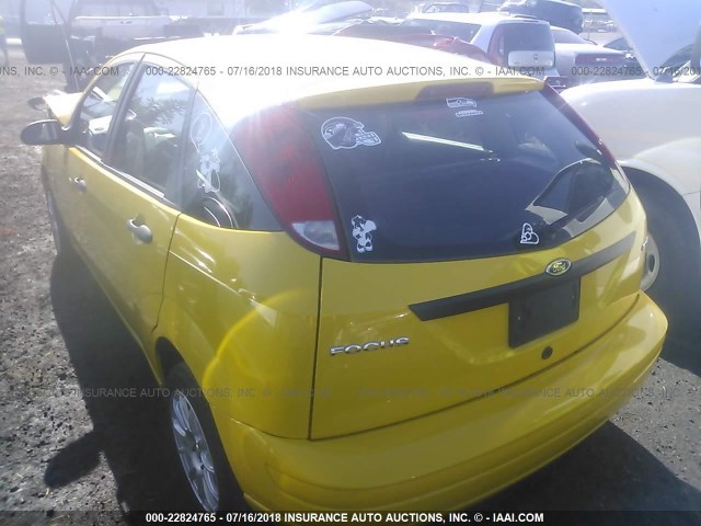 1FAFP37N16W194946 - 2006 FORD FOCUS ZX5 YELLOW photo 3