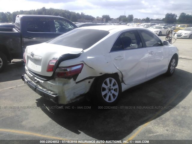 4T1BK46K07U534746 - 2007 TOYOTA CAMRY NEW GENERAT LE/XLE/SE WHITE photo 4