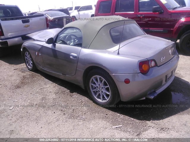 4USBT33453LS42926 - 2003 BMW Z4 2.5 SILVER photo 3