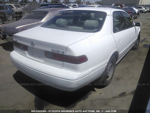 4T1BG22K4XU511742 - 1999 TOYOTA CAMRY CE/LE/XLE 白色 照片 4