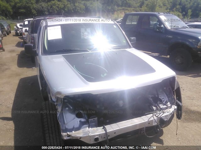 1J4PN3GK7BW578339 - 2011 JEEP LIBERTY RENEGADE SILVER photo 6