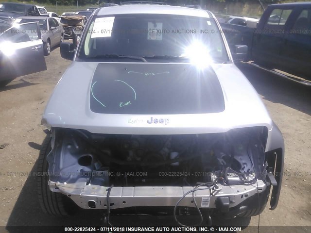 1J4PN3GK7BW578339 - 2011 JEEP LIBERTY RENEGADE SILVER photo 8