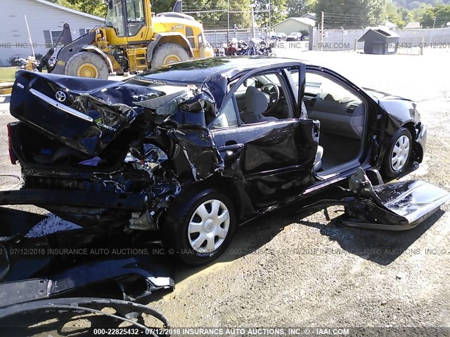 4T1BE32K44U345097 - 2004 TOYOTA CAMRY LE/XLE/SE შავი ფოტო 4