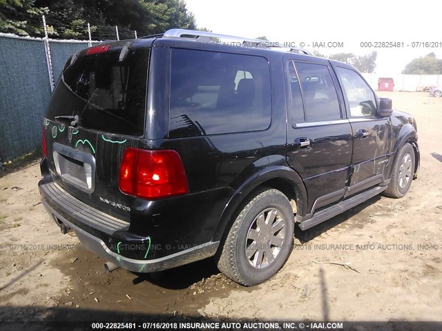 5LMFU28R14LJ28046 - 2004 LINCOLN NAVIGATOR BLACK photo 4