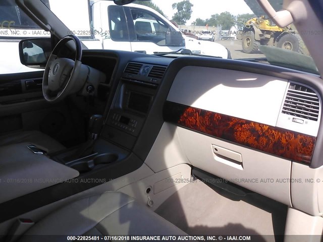 5LMFU28R14LJ28046 - 2004 LINCOLN NAVIGATOR BLACK photo 5