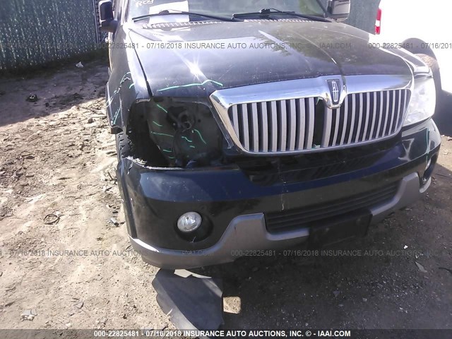 5LMFU28R14LJ28046 - 2004 LINCOLN NAVIGATOR BLACK photo 6